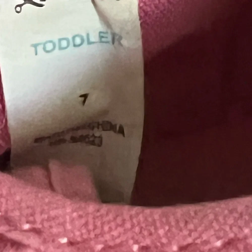 Baby Gap pink low top toddler sneakers size 7‎